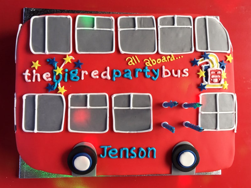 party-bus-cake